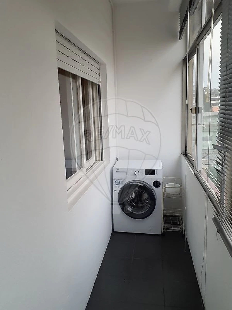 Apartamento T2 para Arrendamento em Paranhos Foto 2