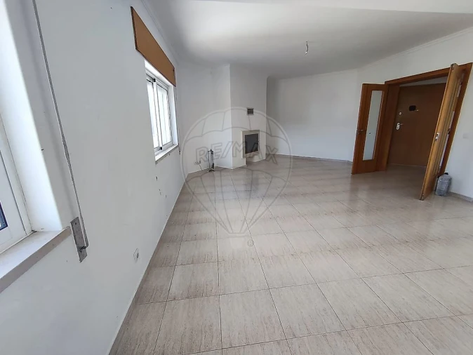 Apartamento T3 para Venda em Azambuja Foto 7