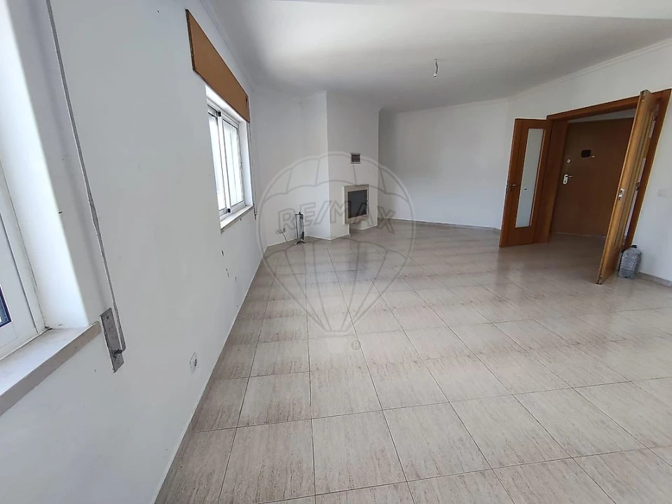 Apartamento T3 para Venda em Azambuja Foto 7