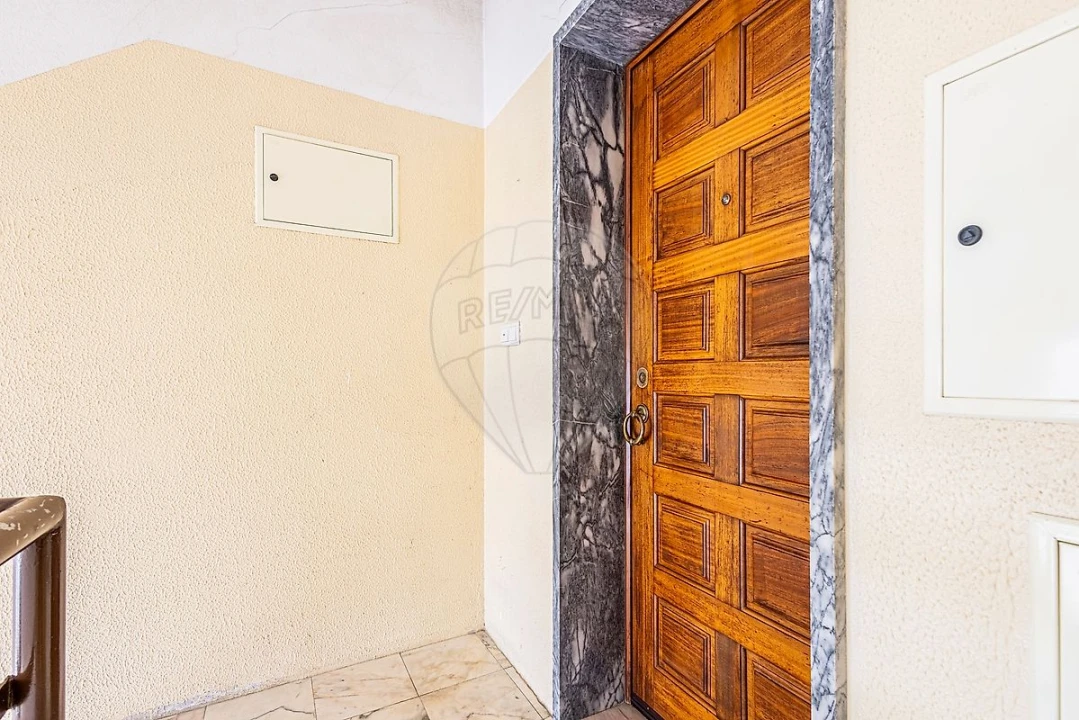 Apartamento T3 para Venda em Aveiras de Cima Foto 4