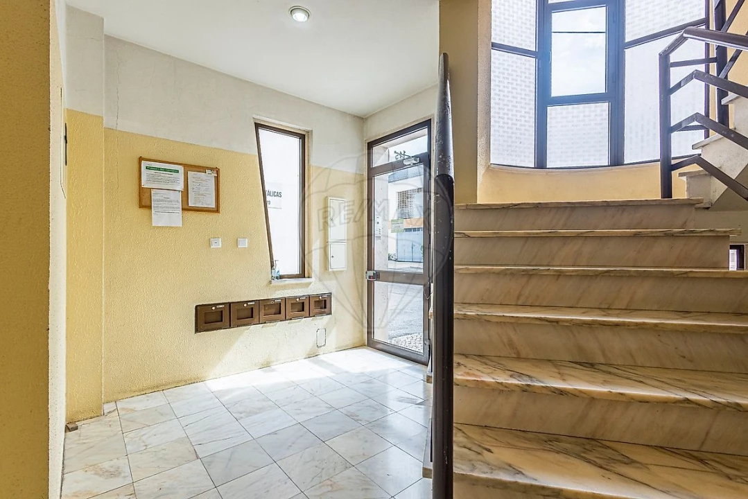 Apartamento T3 para Venda em Aveiras de Cima Foto 6