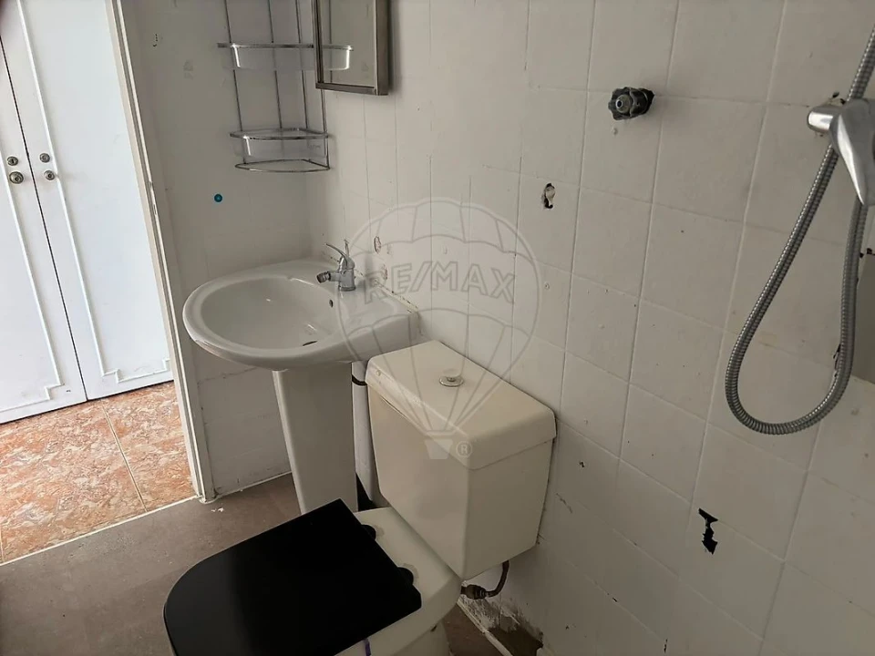 Apartamento T1 para Venda em Cacém e São Marcos Foto 16