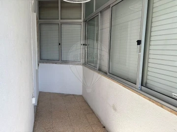 Apartamento T1 para Venda em Cacém e São Marcos