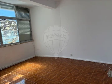 Apartamento T1 para Venda em Cacém e São Marcos