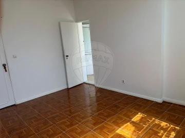 Apartamento T1 para Venda em Cacém e São Marcos