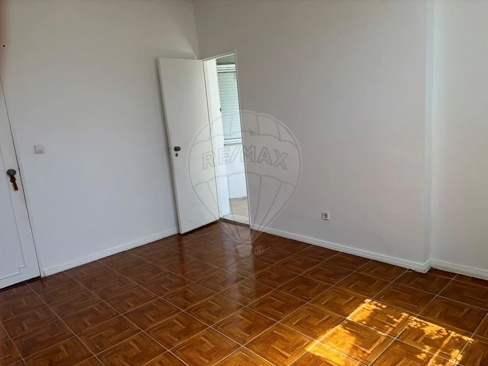 Apartamento T1 para Venda em Cacém e São Marcos Foto 7