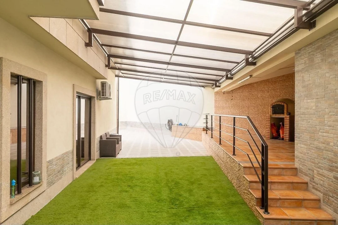 Moradia T4 para Venda em Fânzeres e São Pedro da Cova Foto 31