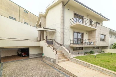 Moradia T4 para Venda em Fânzeres e São Pedro da Cova