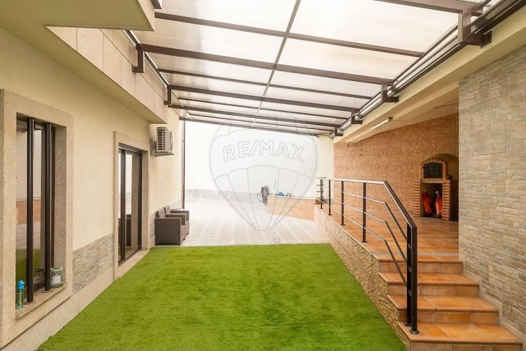Moradia T4 para Venda em Fânzeres e São Pedro da Cova Foto 31