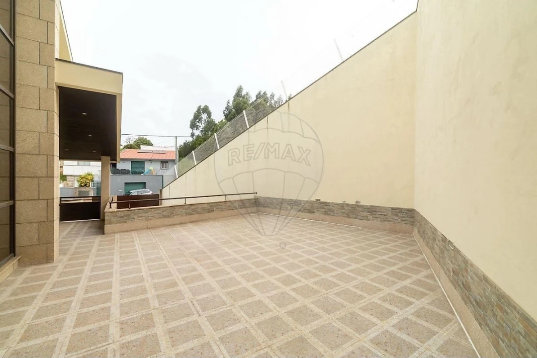 Moradia T4 para Venda em Fânzeres e São Pedro da Cova Foto 19