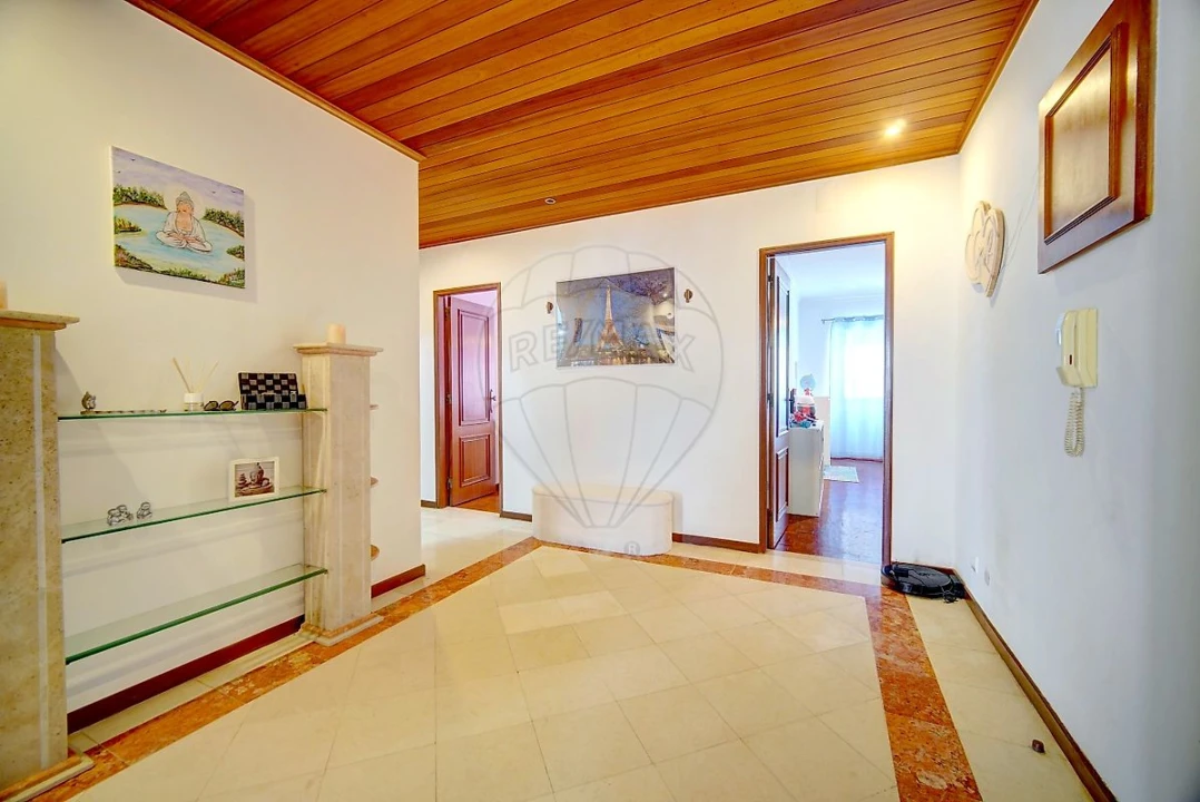 Apartamento T3 para Venda em Massamá e Monte Abraão Foto 12