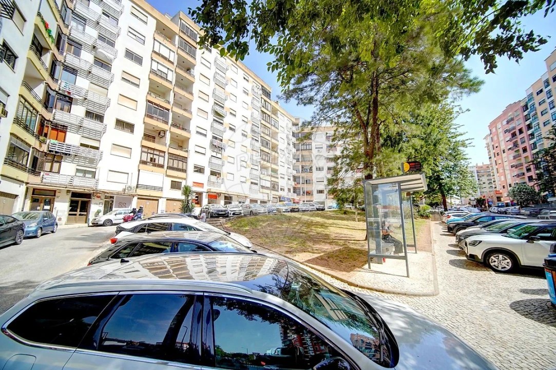 Apartamento T3 para Venda em Massamá e Monte Abraão Foto 30