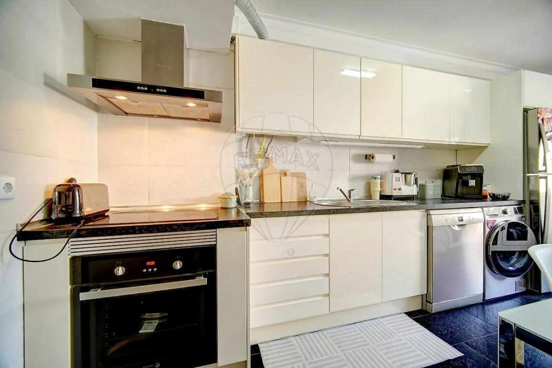 Apartamento T3 para Venda em Massamá e Monte Abraão Foto 10