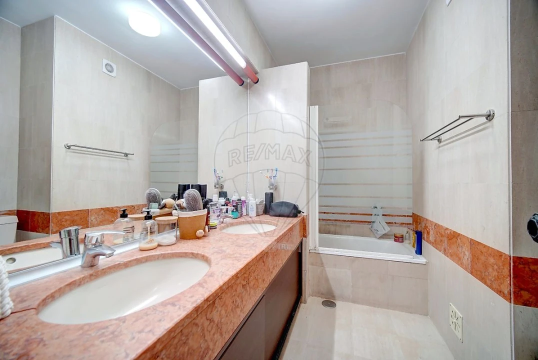 Apartamento T3 para Venda em Massamá e Monte Abraão Foto 24