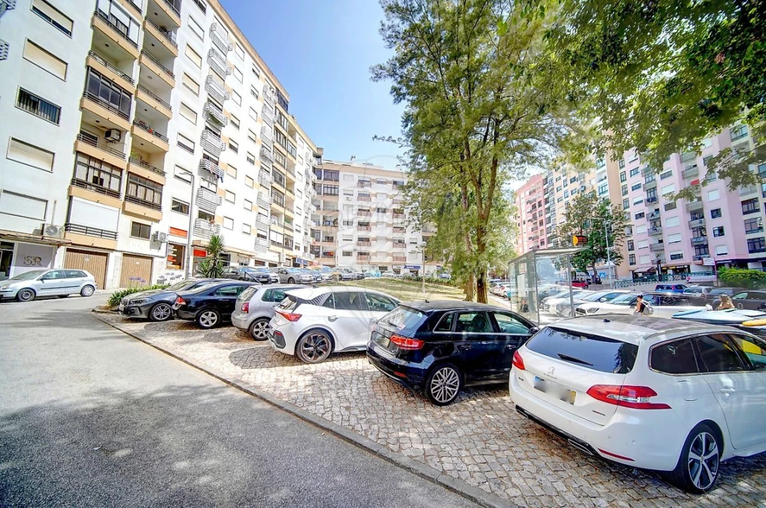 Apartamento T3 para Venda em Massamá e Monte Abraão Foto 31