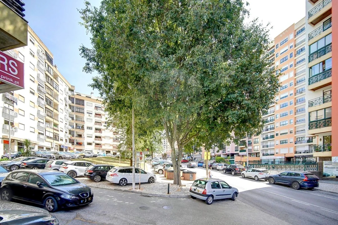 Apartamento T3 para Venda em Massamá e Monte Abraão Foto 1