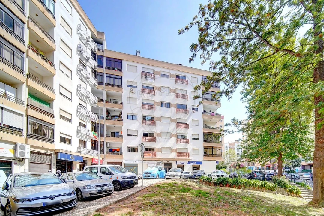 Apartamento T3 para Venda em Massamá e Monte Abraão Foto 27