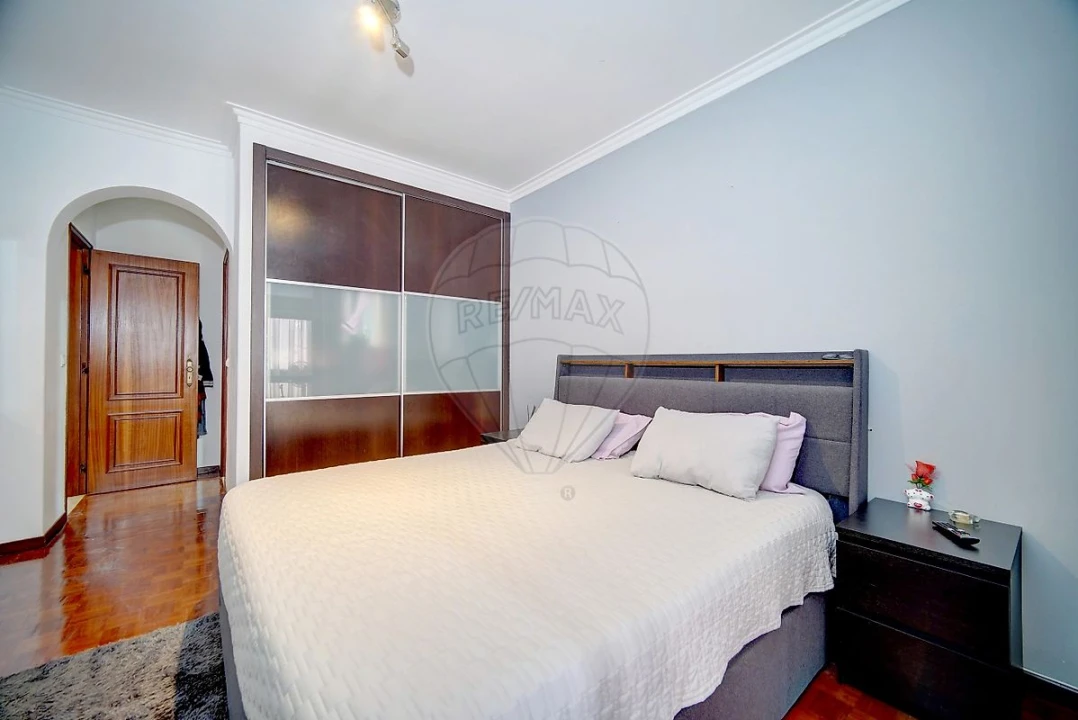 Apartamento T3 para Venda em Massamá e Monte Abraão Foto 15