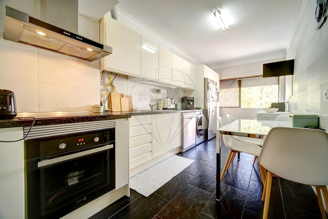 Apartamento T3 para Venda em Massamá e Monte Abraão Foto 8