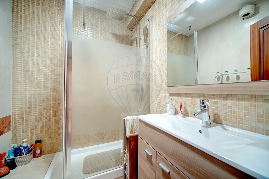 Apartamento T3 para Venda em Massamá e Monte Abraão Foto 21