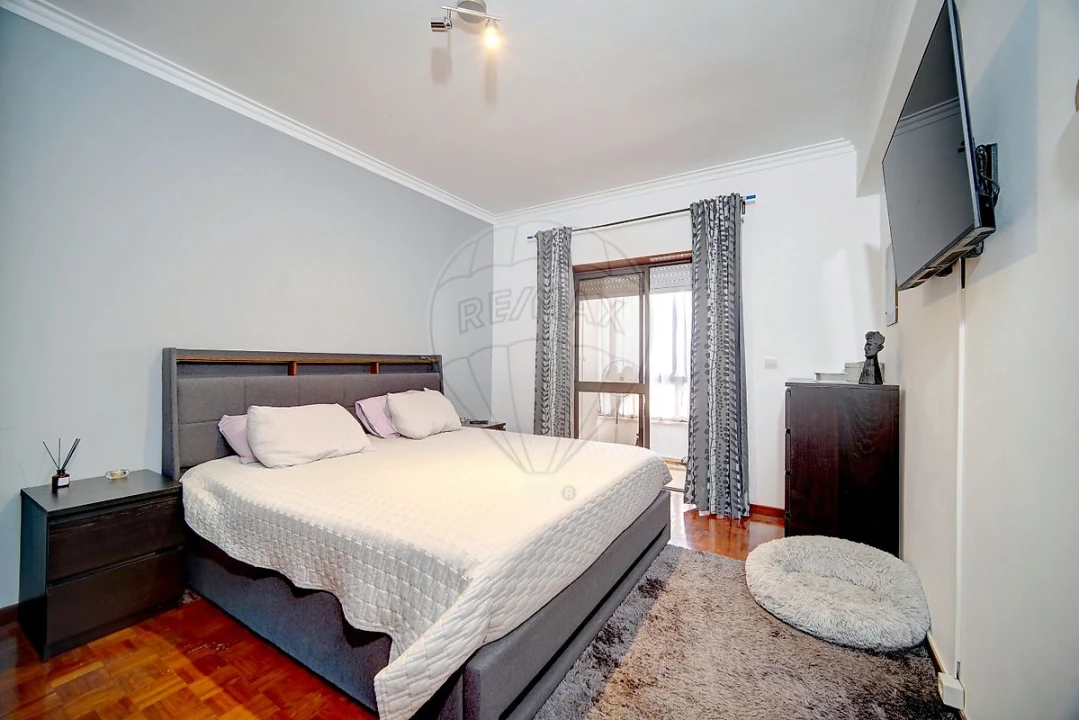 Apartamento T3 para Venda em Massamá e Monte Abraão Foto 14