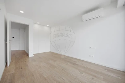 Apartamento T1 para Venda em Santa Marinha e São Pedro da Afurada