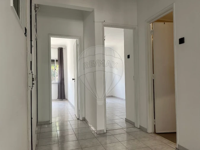 Apartamento T2 para Venda em Almada, Cova da Piedade, Pragal e Cacilhas Foto 3