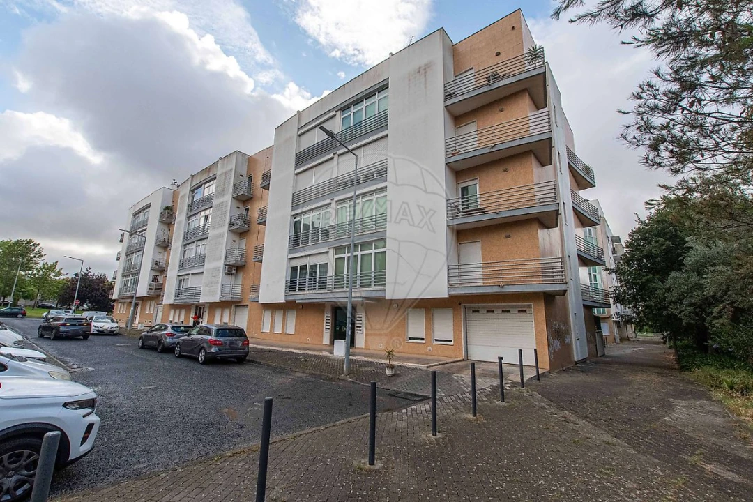 Apartamento T3 para Venda em Vialonga Foto 4