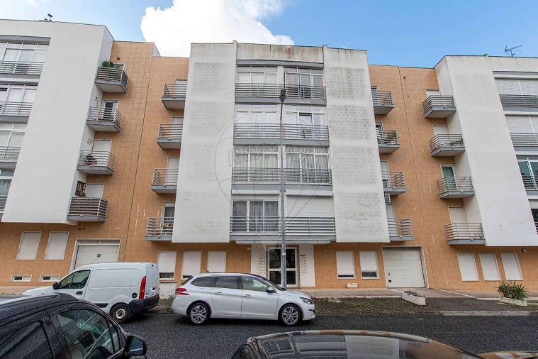 Apartamento T3 para Venda em Vialonga Foto 2