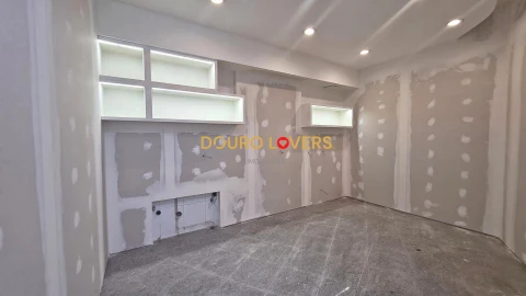 Negócio para Arrendamento em Arcozelo