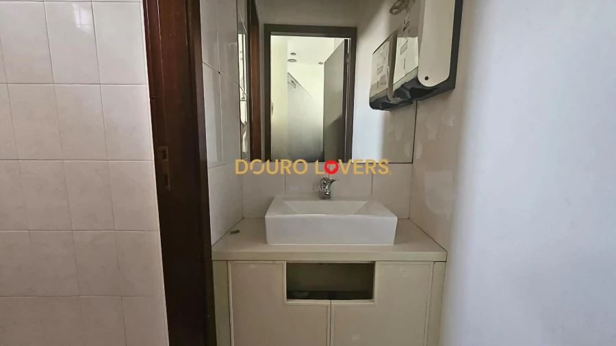 Negócio para Arrendamento em Arcozelo Foto 10