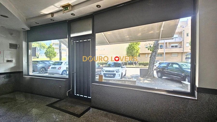 Negócio para Arrendamento em Arcozelo
