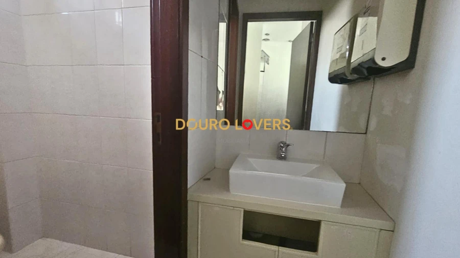 Negócio para Venda em Arcozelo Foto 7