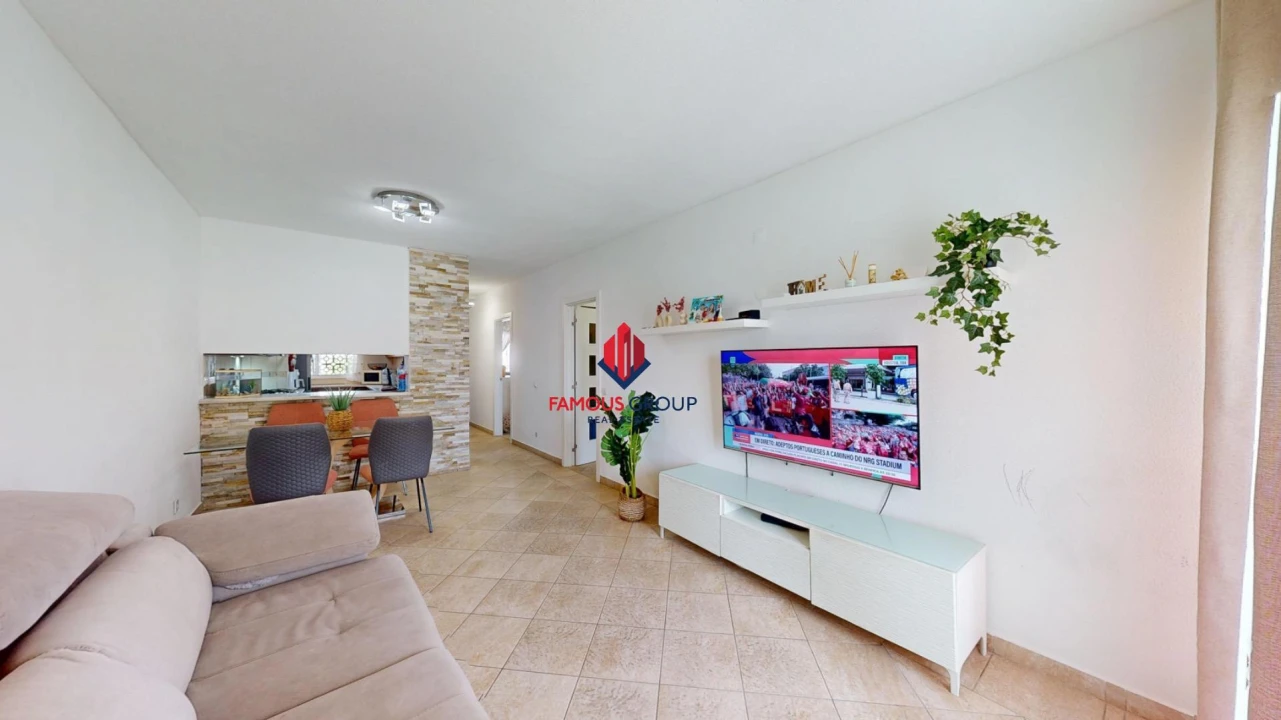 Apartamento T2 para Venda em Ferreiras Foto 1