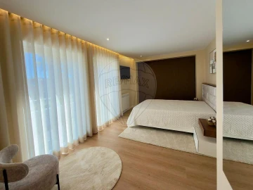 Moradia T4 para Venda em Gemeses