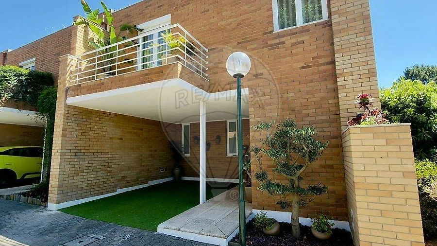 Moradia T4 para Venda em Gemeses