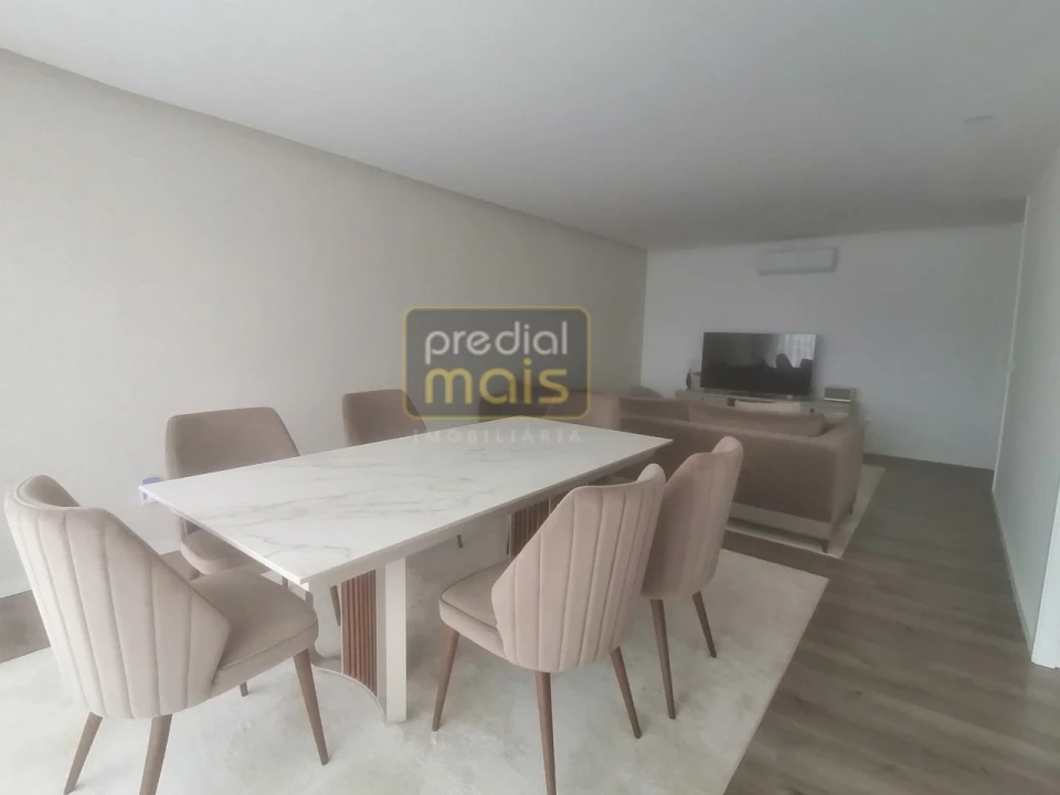 Apartamento T3 para Venda em Lousado Foto 1
