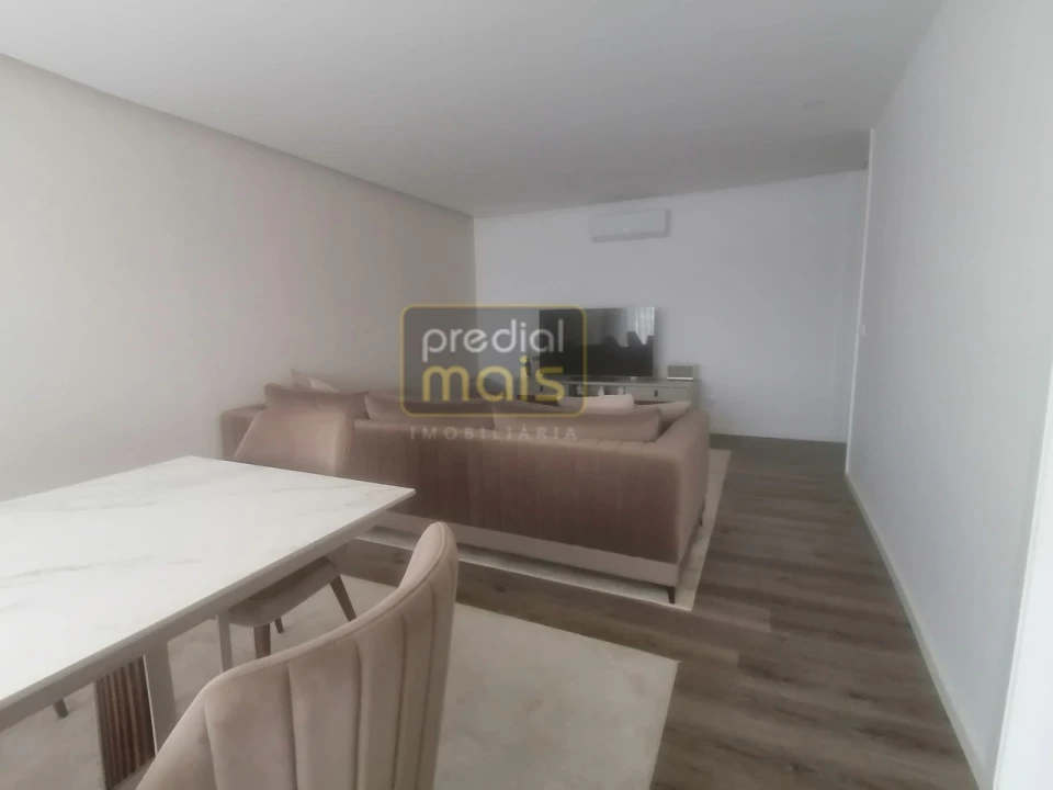 Apartamento T3 para Venda em Lousado Foto 3