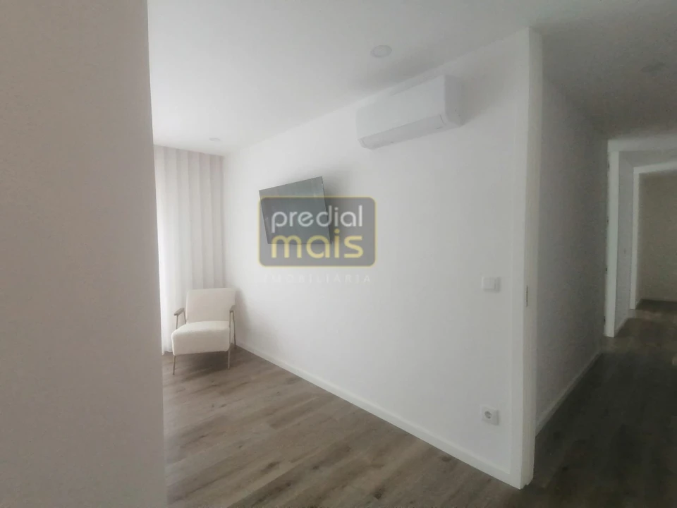 Apartamento T3 para Venda em Lousado Foto 12