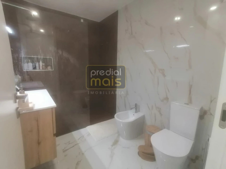 Apartamento T3 para Venda em Lousado Foto 14