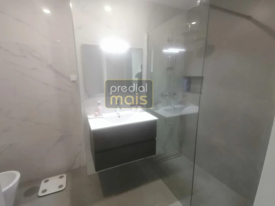 Apartamento T3 para Venda em Lousado Foto 18