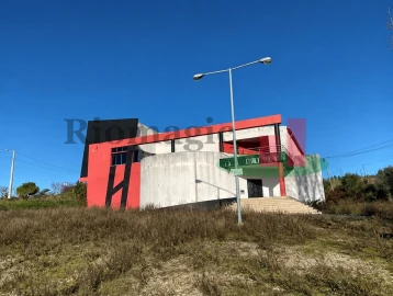 Armazém para Venda em Pombal