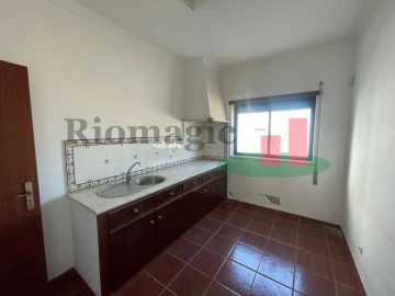 Armazém para Venda em Alpiarça