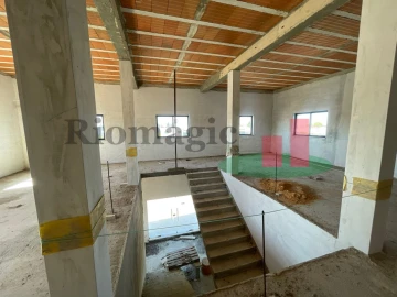 Armazém para Venda em Alpiarça