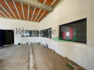Armazém para Venda em Alpiarça