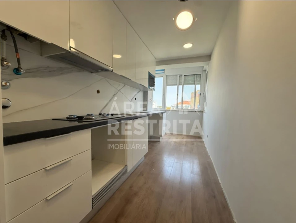 Apartamento T2 para Venda em Penha de França Foto 1