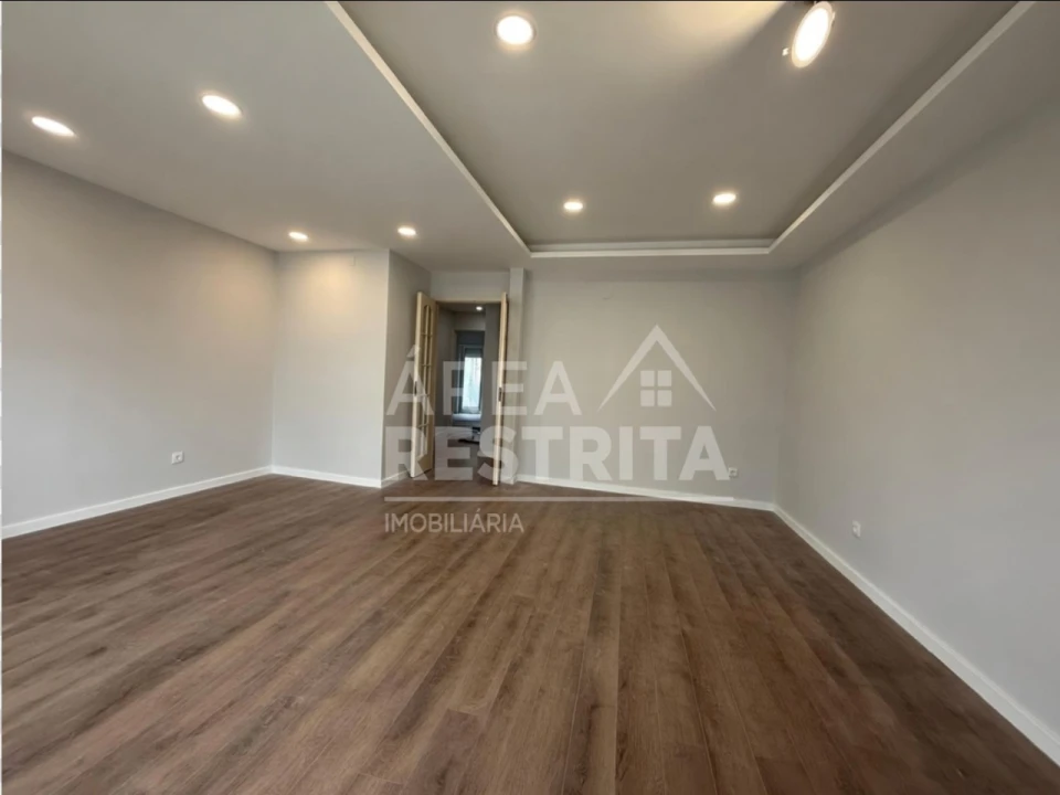 Apartamento T2 para Venda em Penha de França Foto 8
