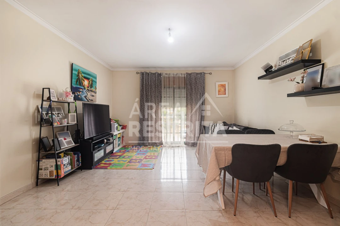 Apartamento T2 para Venda em Quinta do Conde Foto 1