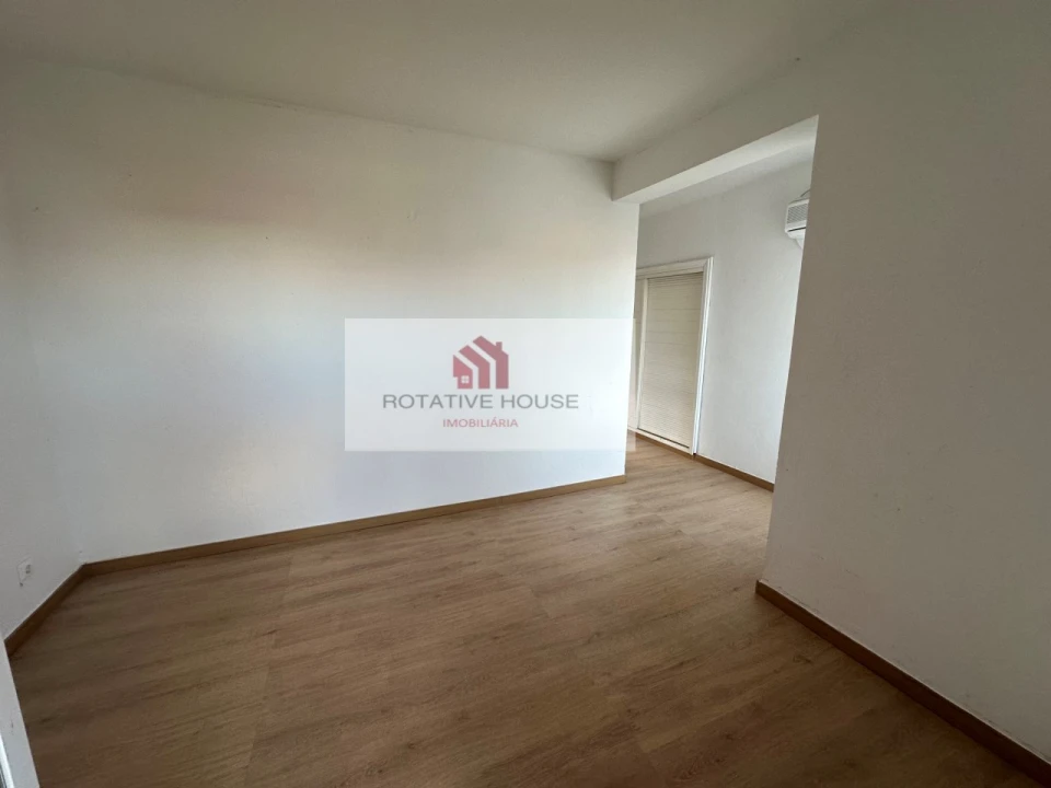 Moradia T5 para Venda em Assunção, Ajuda, Salvador e Santo Ildefonso Foto 15
