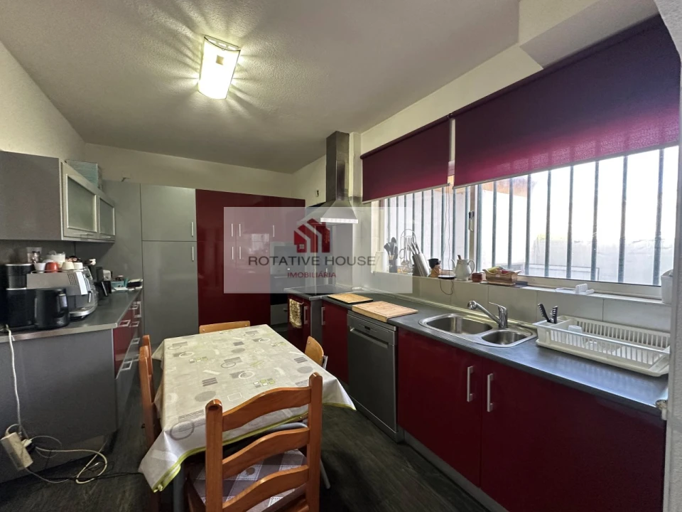 Moradia T5 para Venda em Assunção, Ajuda, Salvador e Santo Ildefonso Foto 24